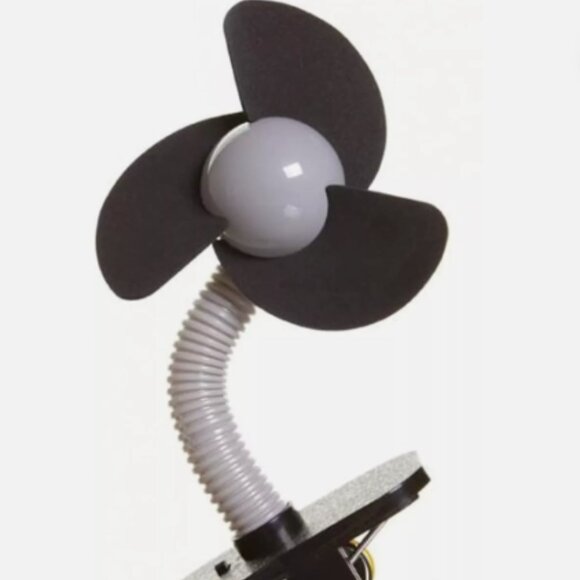 Dreambaby Classic Clip-On Fan with Soft Fins - for Baby Strollers and Playpens - - Picture 3 of 7